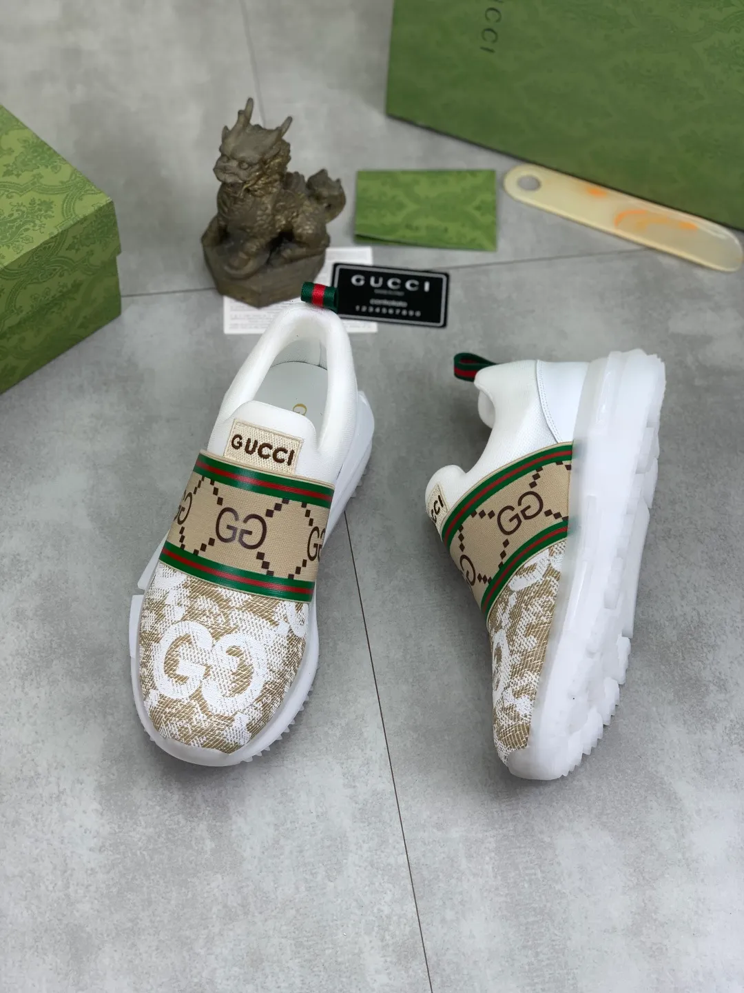 Men's shoes 💰P460💰[New style]🆘 Gucci [GUCCI] classic fashion high-top men's shoes, synchronized with counters, exquisite workmanship, exquisite color matching, the upper is made of original soft double G calfskin Gucci webbing ➕ first-layer pigskin lining ➕ pigskin feet The lasts made according to the original version are quite attractive both on the foot and in the placement. There is no need to comment on the good ones. They are absolutely versatile. Number of sizes: 38-44, 3️⃣colors🉑️ to choose from.